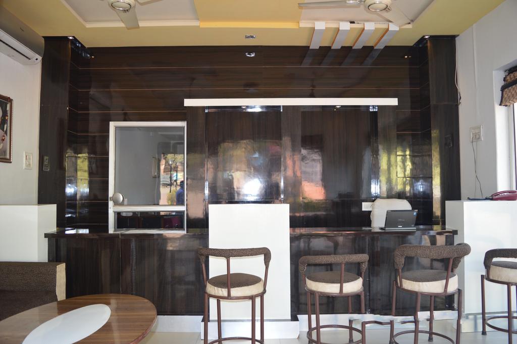 Hotel Goverdhan Tourist Complex Fatehpur Sīkri Esterno foto