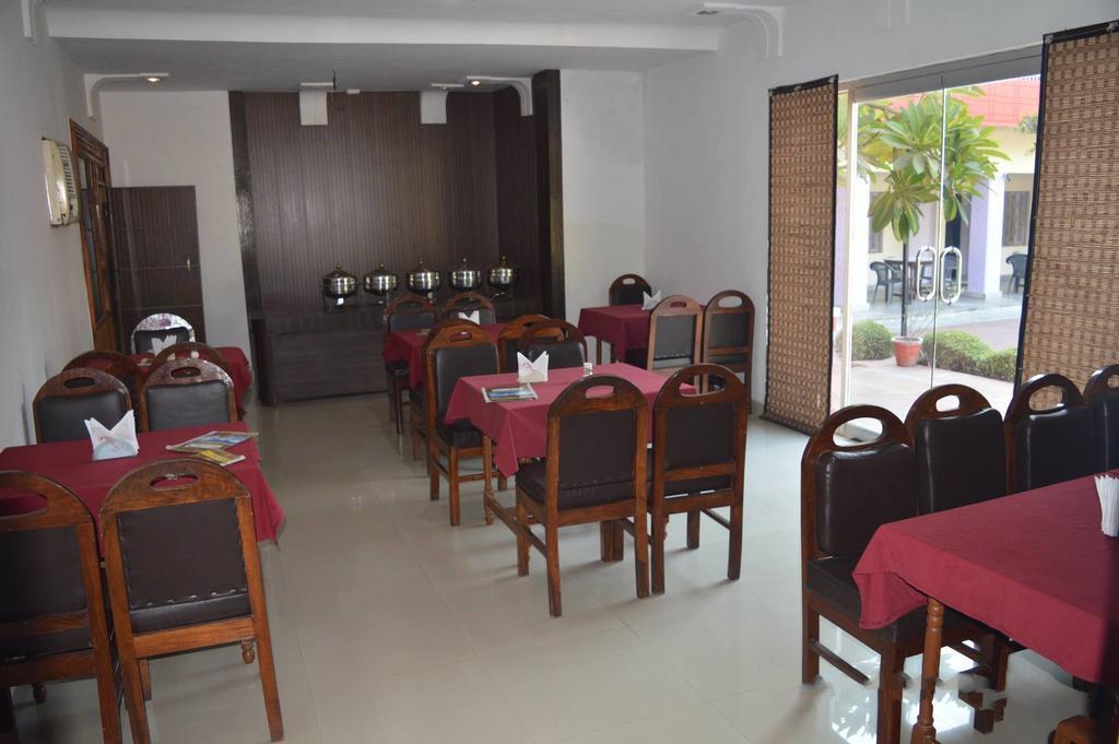 Hotel Goverdhan Tourist Complex Fatehpur Sīkri Esterno foto